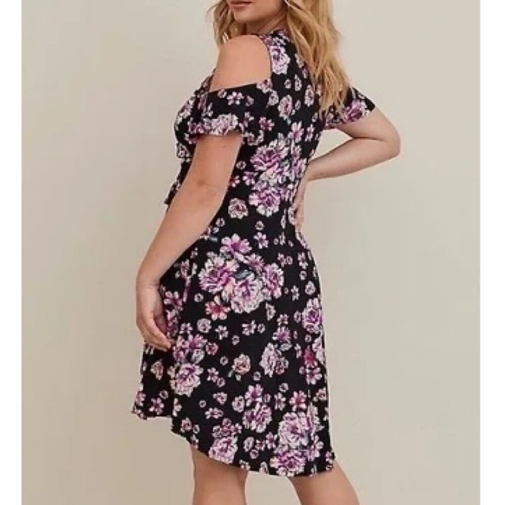 Torrid 2 Black Floral Mini Studio Knit Cold Shoulder Wrap Dress 2X 18 20 - Picture 5 of 12
